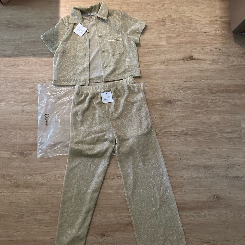 Pants and top - Picture 4 of 5